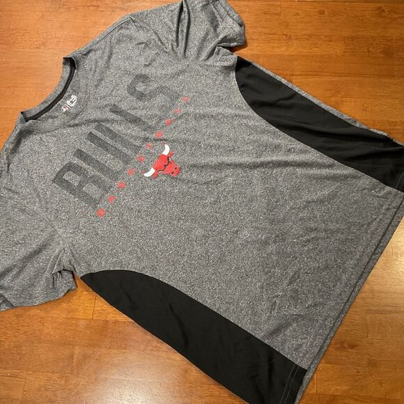 Other - NBA Ultra Game Shirt Men's Large Chicago Bulls Gray With Logo Short Sleeve